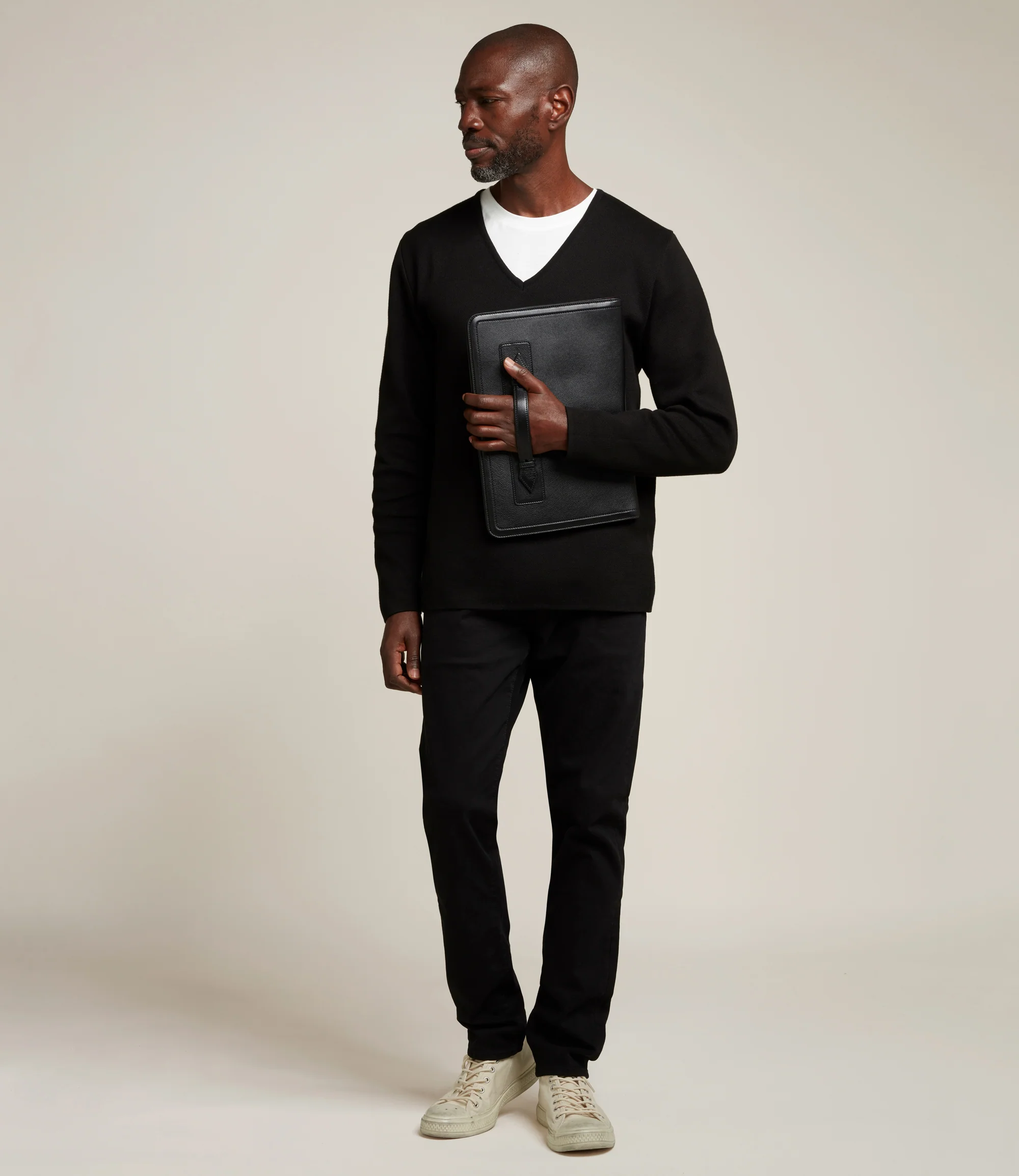 Editor Portfolio Buffalo Black - Image 3