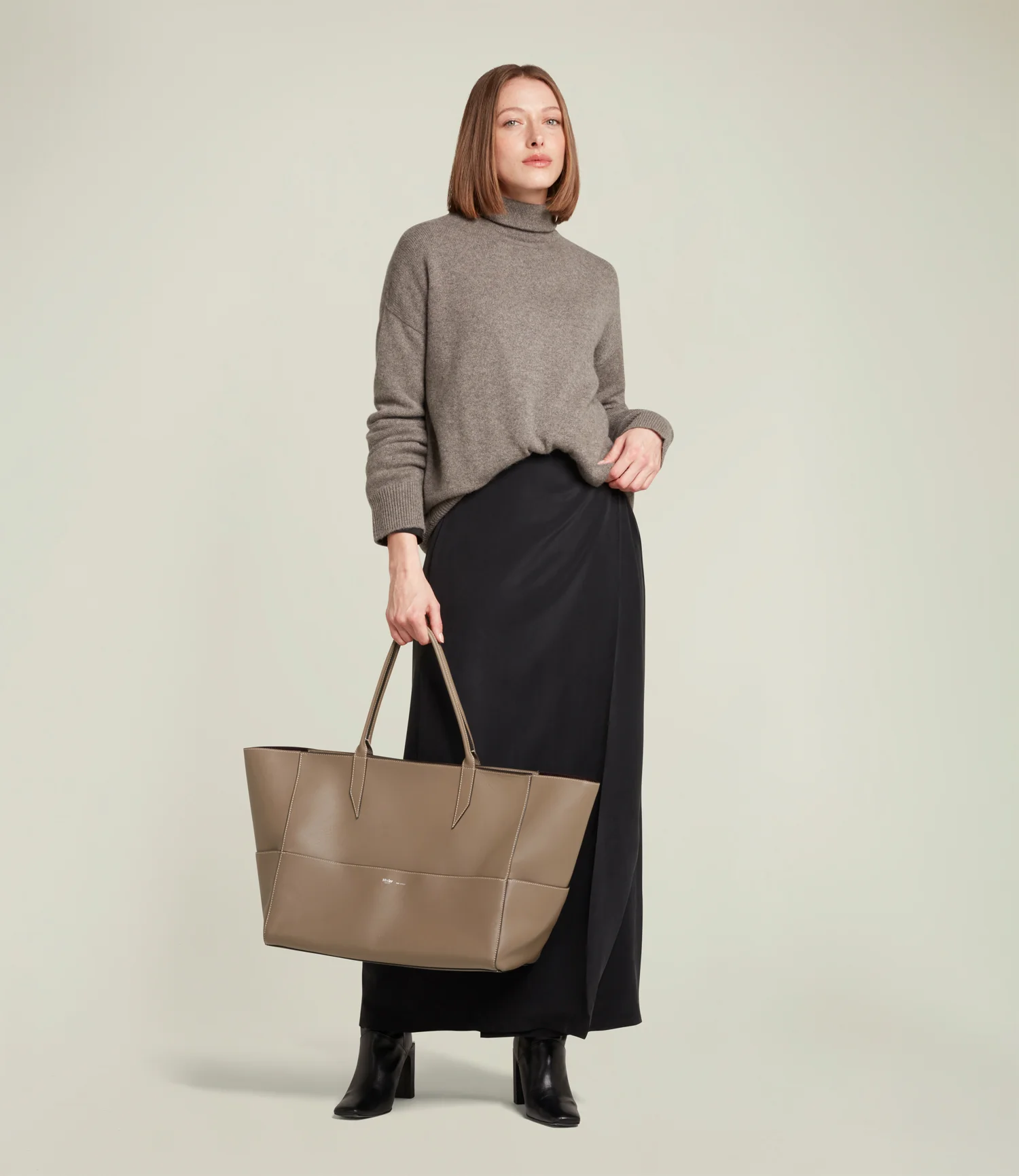 Incognito 42 Cabas Bag Smooth Calfskin Taupe - Image 4