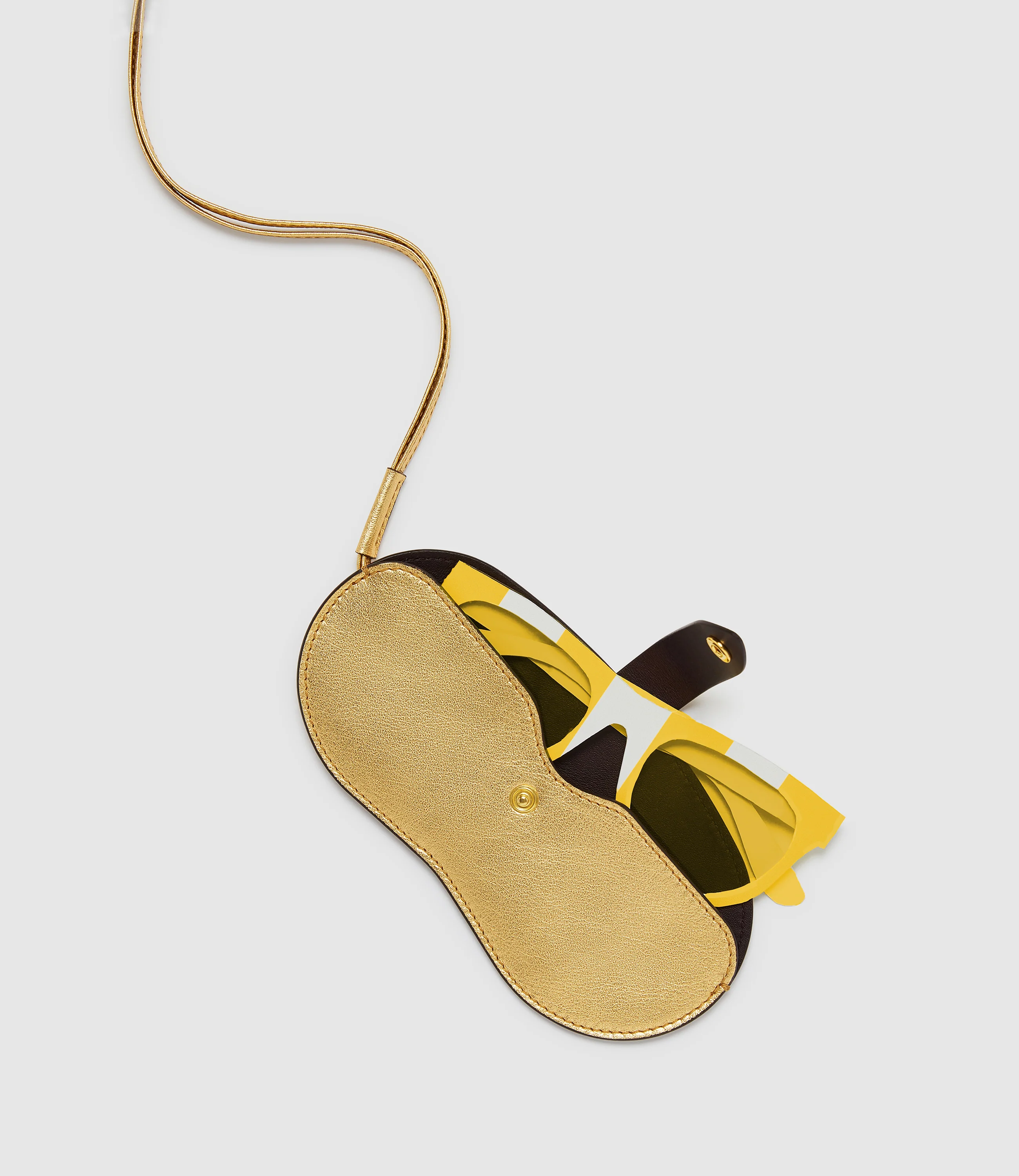 ISSIMO | Métier Glasses Case With Strap Metallic Calfskin Gold - Image 3