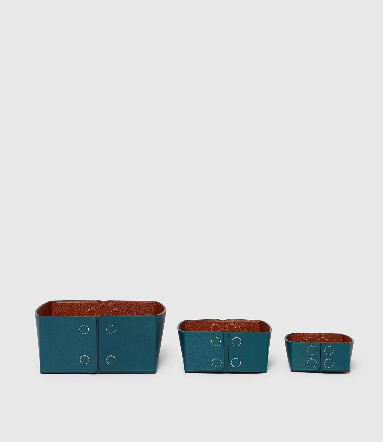 Medium Reversible Collapsible Box Buffalo Cognac and Smooth Calfskin Lost At Sea - Image 4