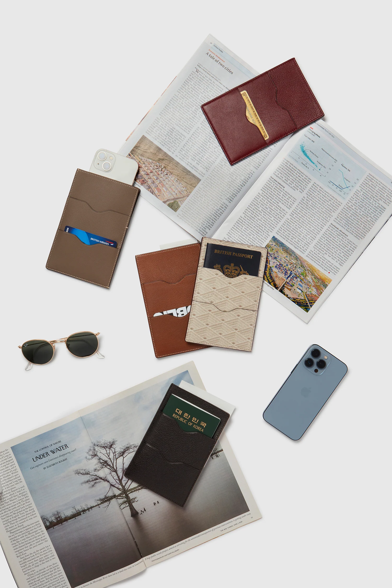 Thin Travel Wallet Smooth Calfskin Taupe - Image 4
