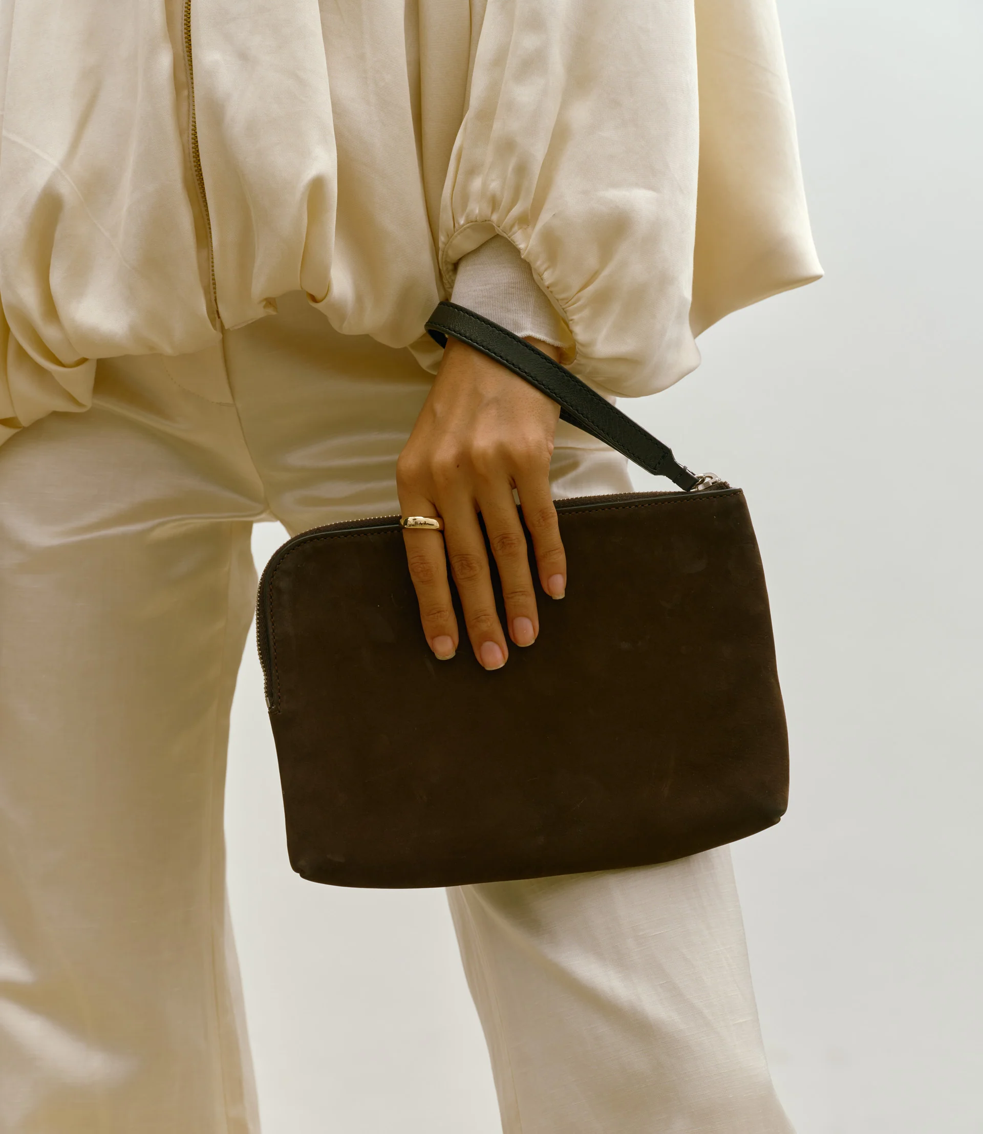 Wristlet Clutch Nubuck Chocolate with Elvis Cacao - Image 2